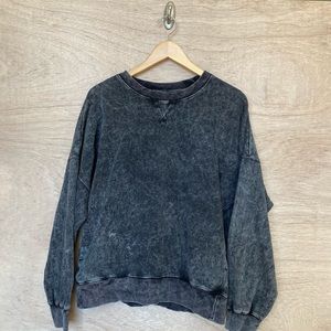J.O&Co. Distressed Acid Wash Crew Neck Sweater. Large